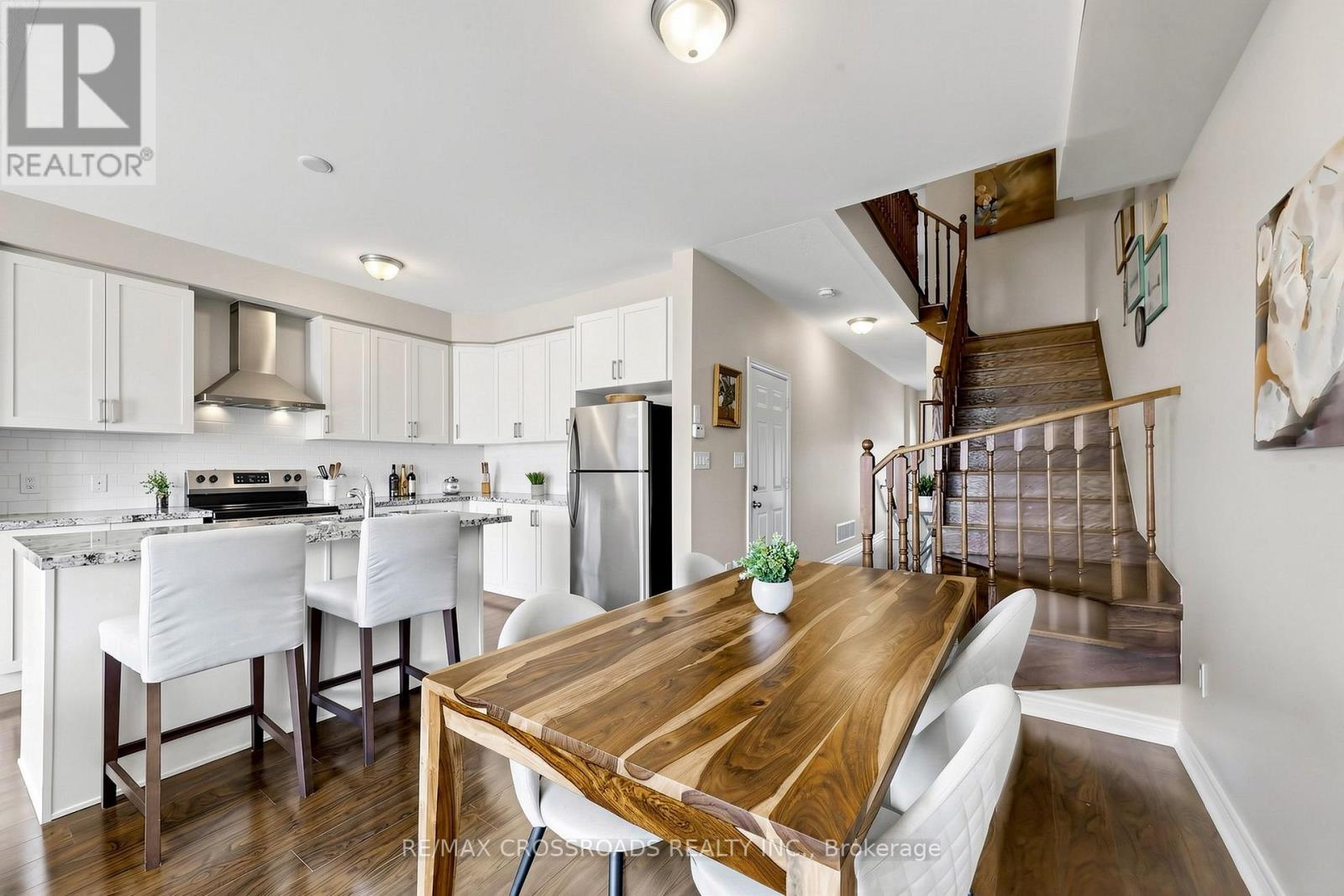 6 Angela Street, Bradford West Gwillimbury (Bradford), Ontario  L3Z 0A2 - Photo 8 - N13030722