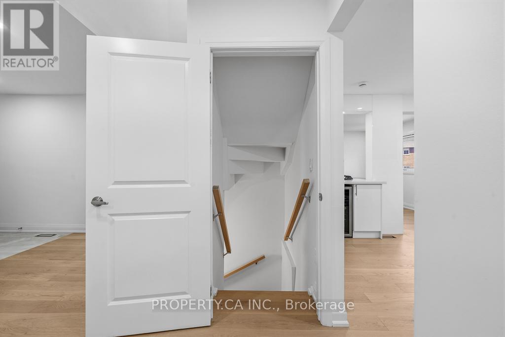 217 Hampton Court, Newmarket, Ontario  L3Y 6J5 - Photo 33 - N13030742