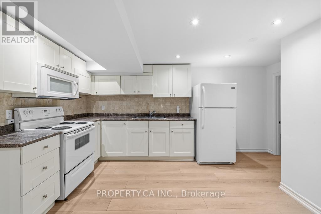 217 Hampton Court, Newmarket, Ontario  L3Y 6J5 - Photo 35 - N13030742