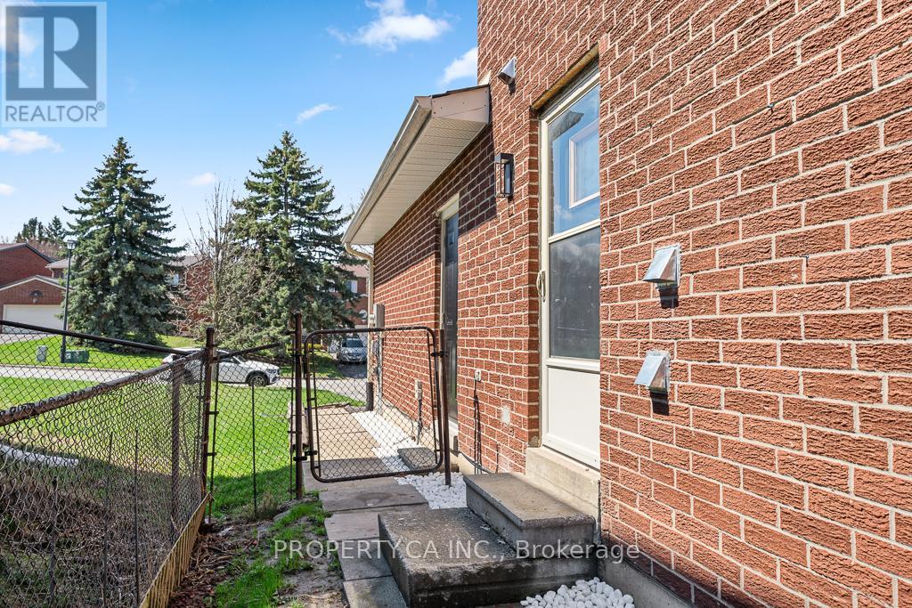 217 Hampton Court, Newmarket, Ontario  L3Y 6J5 - Photo 48 - N13030742