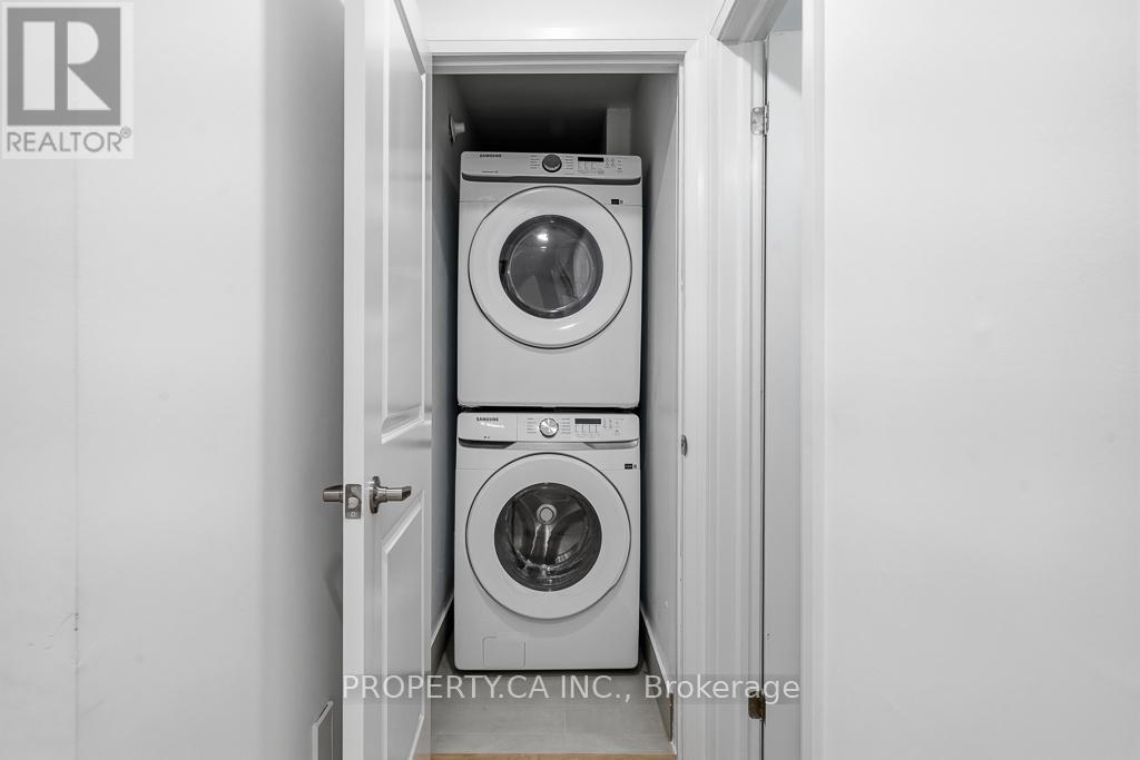 217 Hampton Court, Newmarket, Ontario  L3Y 6J5 - Photo 6 - N13030742