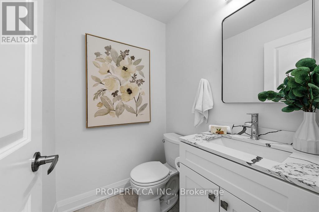 217 Hampton Court, Newmarket, Ontario  L3Y 6J5 - Photo 7 - N13030742