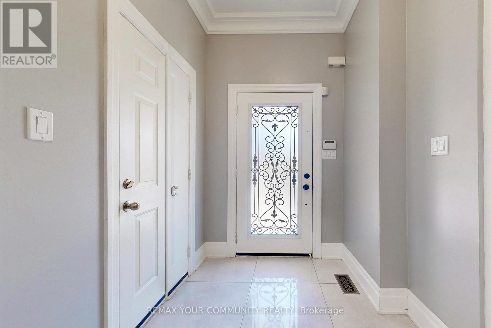 54 English Oak Drive, Richmond Hill, Ontario  L4E 3W2 - Photo 3 - N13030744