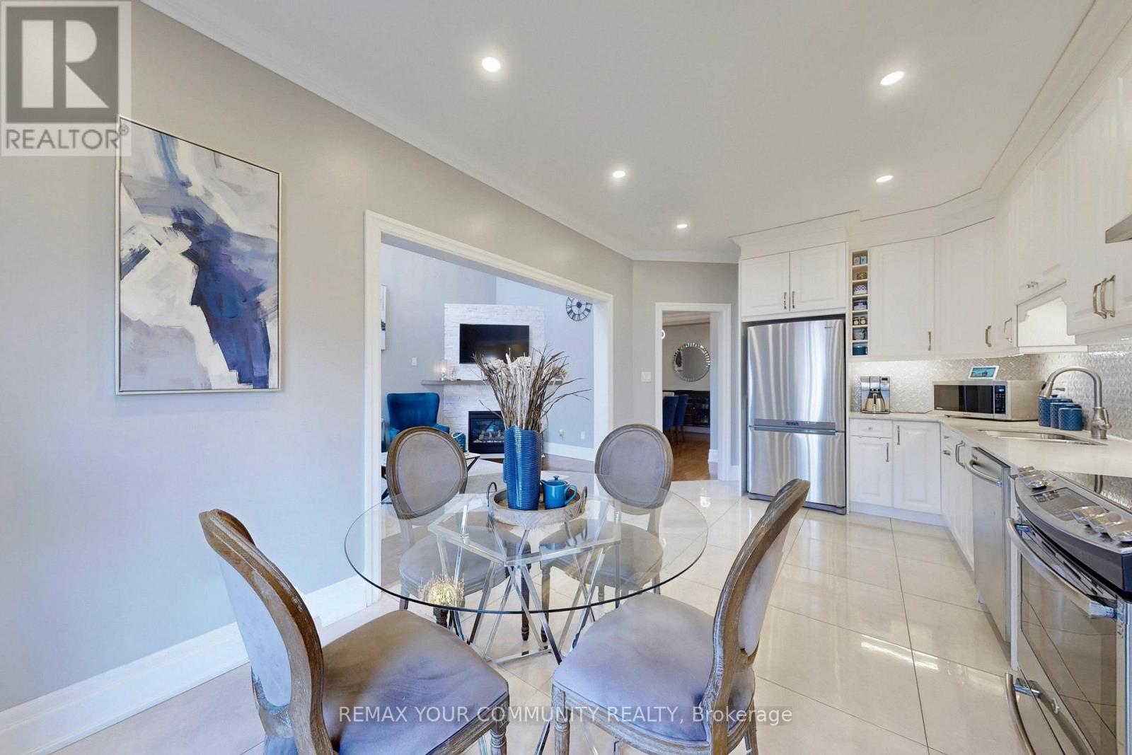 54 English Oak Drive, Richmond Hill, Ontario  L4E 3W2 - Photo 4 - N13030744