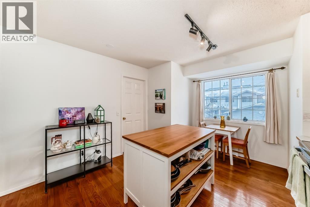 424 Hawkstone Manor Nw, Calgary, Alberta  T3G 3X2 - Photo 6 - A2302779