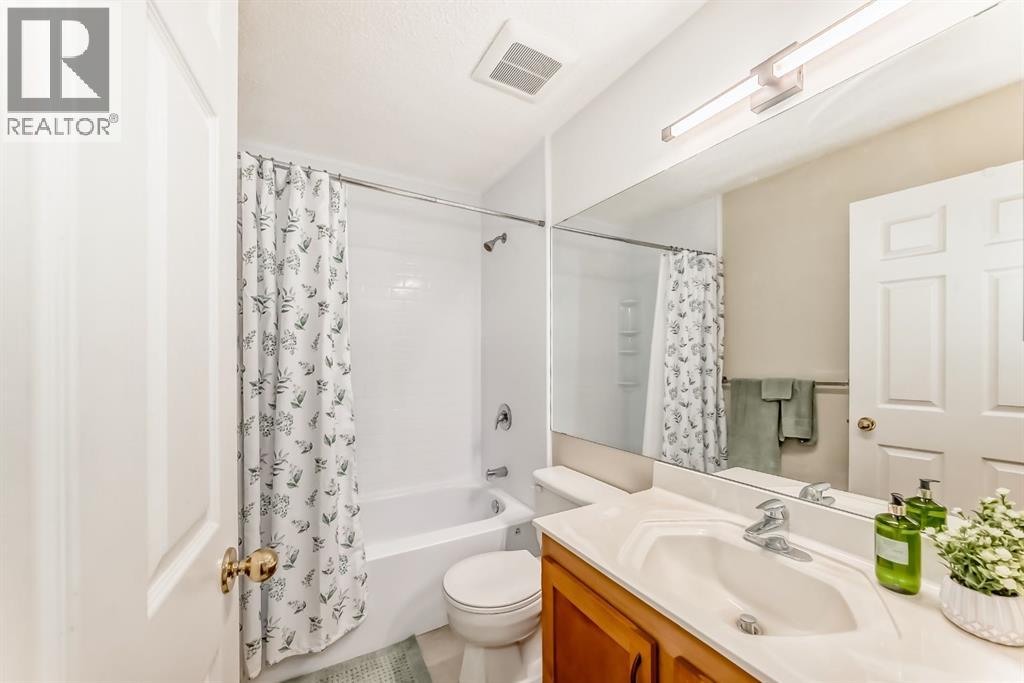 424 Hawkstone Manor Nw, Calgary, Alberta  T3G 3X2 - Photo 37 - A2302779