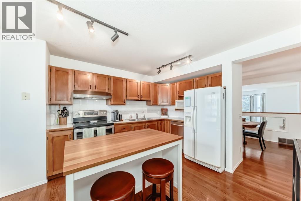 424 Hawkstone Manor Nw, Calgary, Alberta  T3G 3X2 - Photo 4 - A2302779