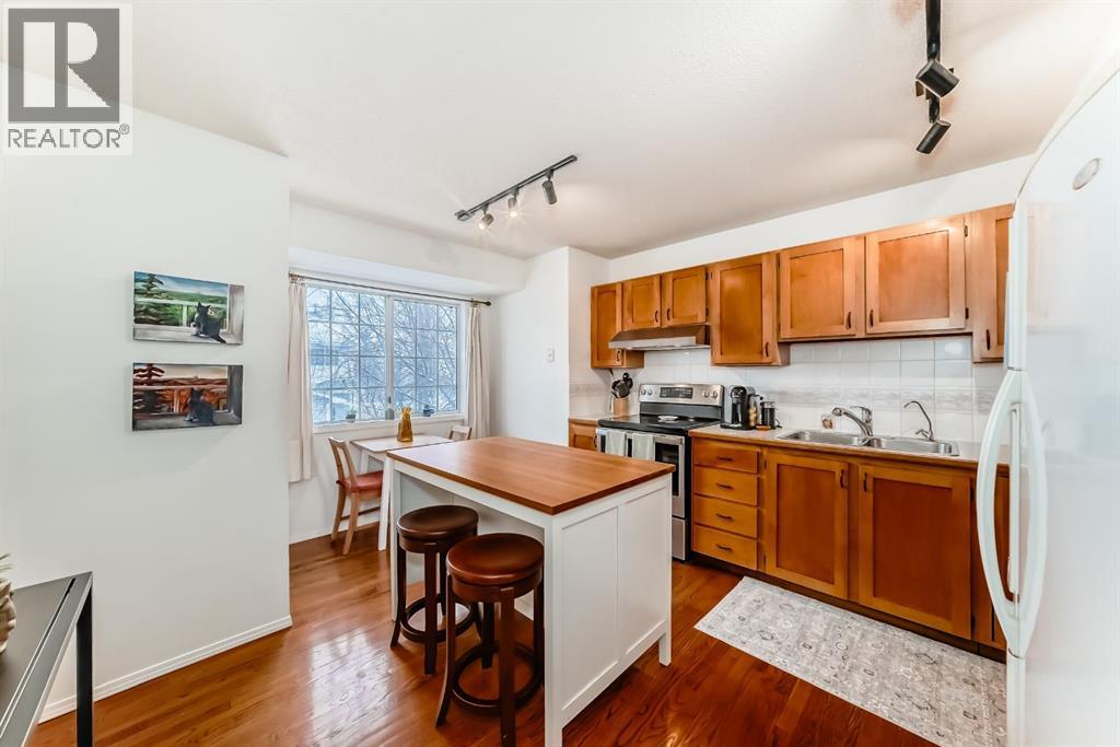 424 Hawkstone Manor Nw, Calgary, Alberta  T3G 3X2 - Photo 5 - A2302779