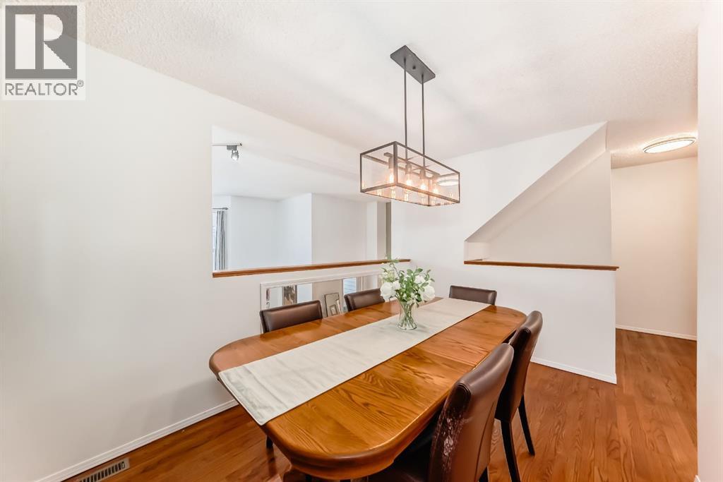 424 Hawkstone Manor Nw, Calgary, Alberta  T3G 3X2 - Photo 12 - A2302779