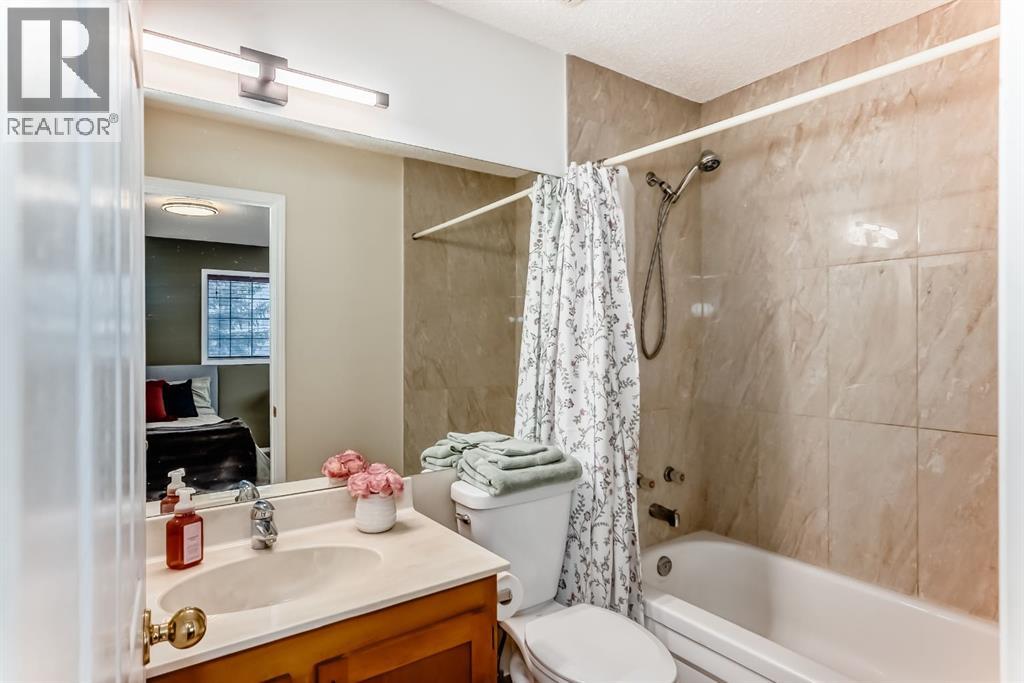 424 Hawkstone Manor Nw, Calgary, Alberta  T3G 3X2 - Photo 28 - A2302779