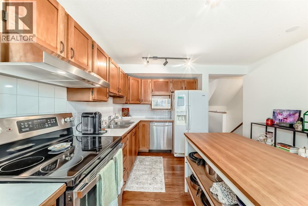 424 Hawkstone Manor Nw, Calgary, Alberta  T3G 3X2 - Photo 7 - A2302779