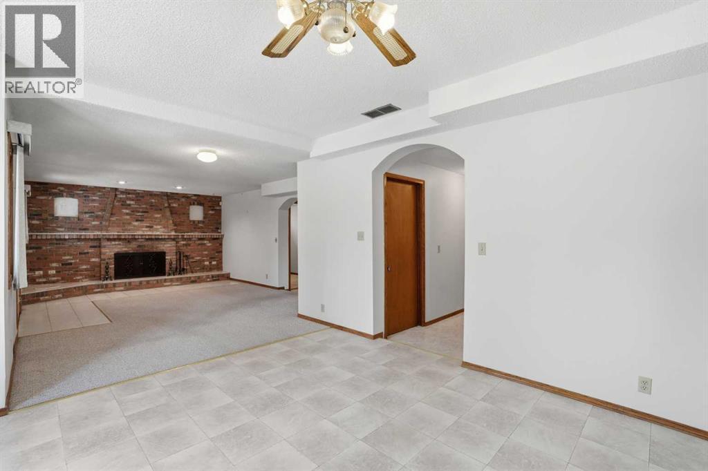 163 Sandringham Road NW, Calgary, Alberta  T3K 3Y5 - Photo 35 - A2302839