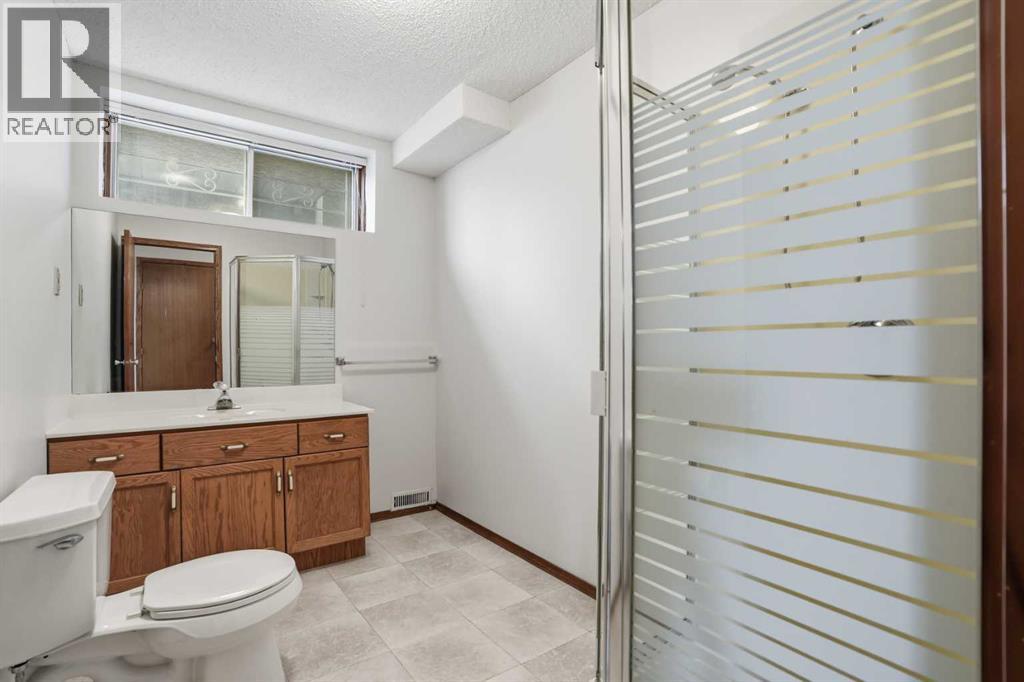 163 Sandringham Road NW, Calgary, Alberta  T3K 3Y5 - Photo 38 - A2302839