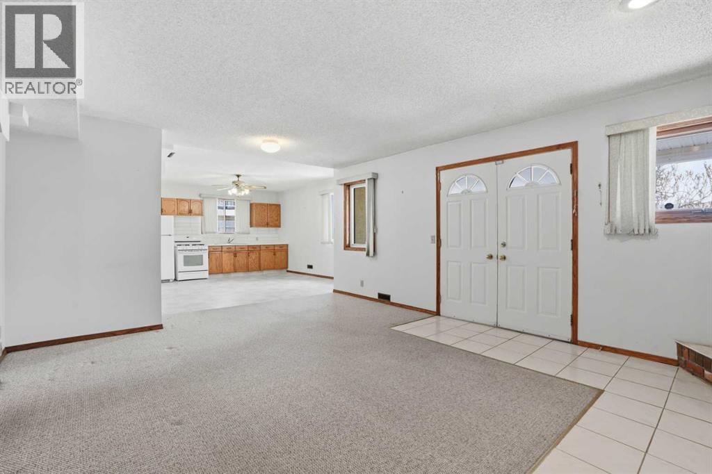 163 Sandringham Road NW, Calgary, Alberta  T3K 3Y5 - Photo 37 - A2302839