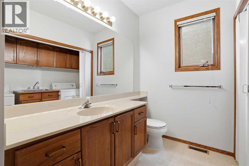 163 Sandringham Road NW, Calgary, Alberta  T3K 3Y5 - Photo 20 - A2302839