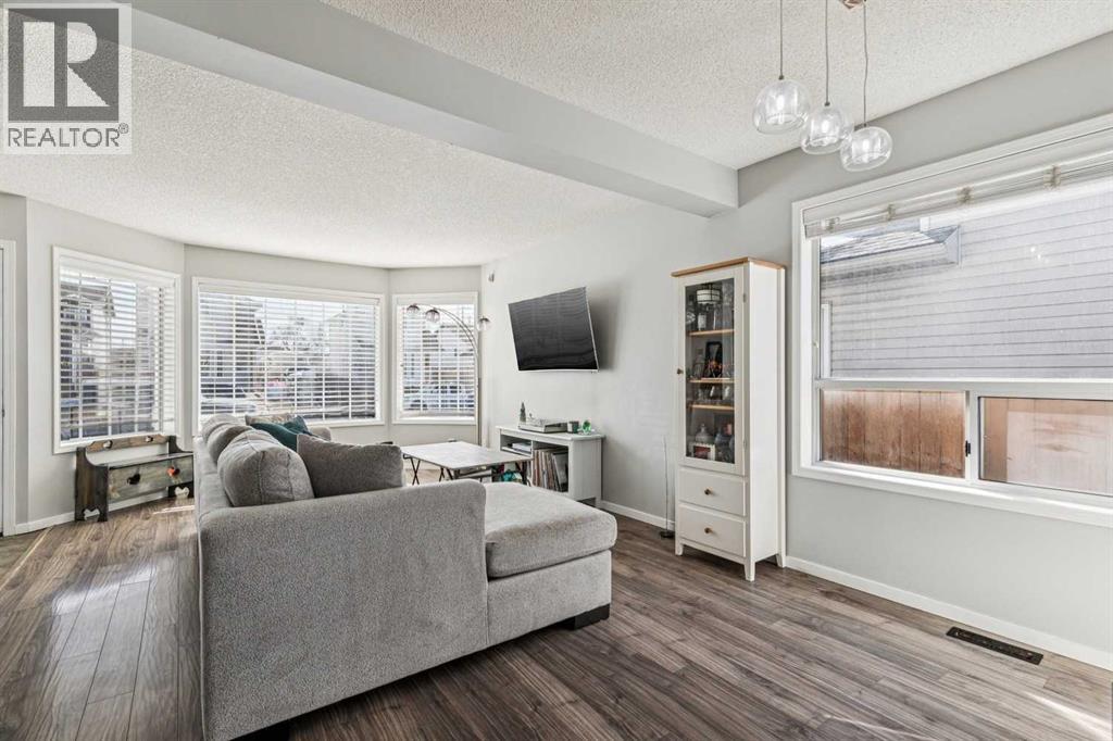 27 Rivercrest Way SE, Calgary, Alberta  T2C 4J8 - Photo 5 - A2303159