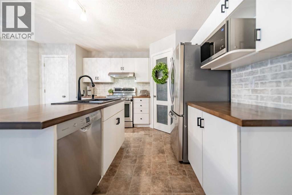 17 Hidden Close NW, Calgary, Alberta  T3A 5P4 - Photo 12 - A2303389