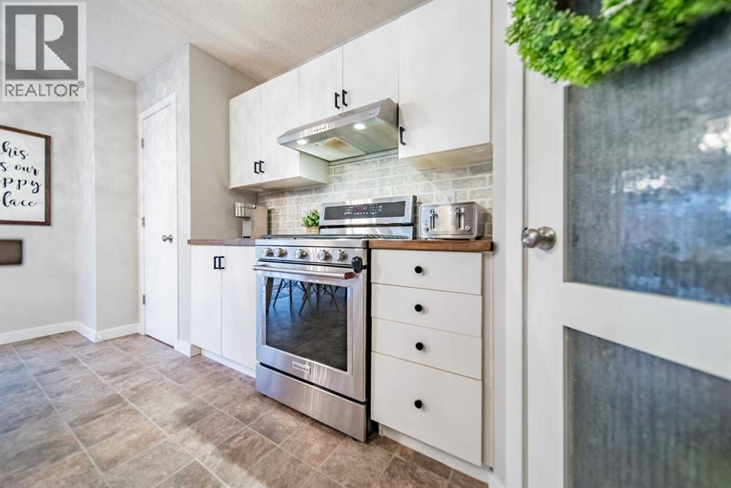 17 Hidden Close NW, Calgary, Alberta  T3A 5P4 - Photo 15 - A2303389