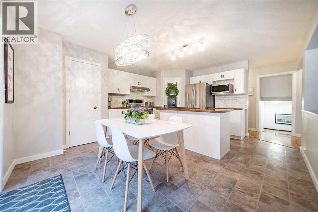 17 Hidden Close NW, Calgary, Alberta  T3A 5P4 - Photo 13 - A2303389