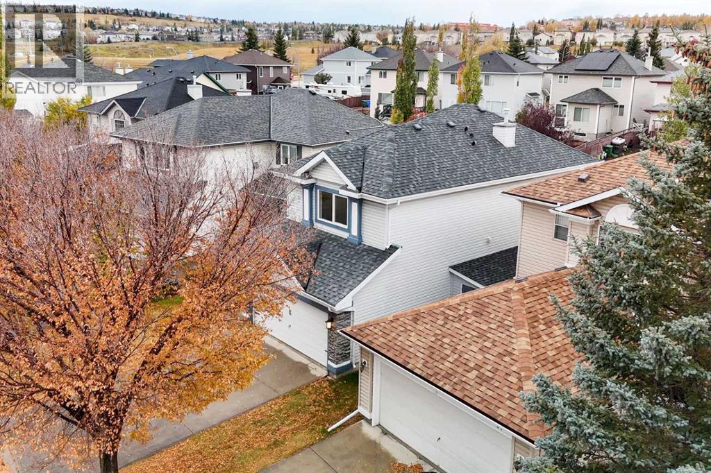 17 Hidden Close NW, Calgary, Alberta  T3A 5P4 - Photo 3 - A2303389
