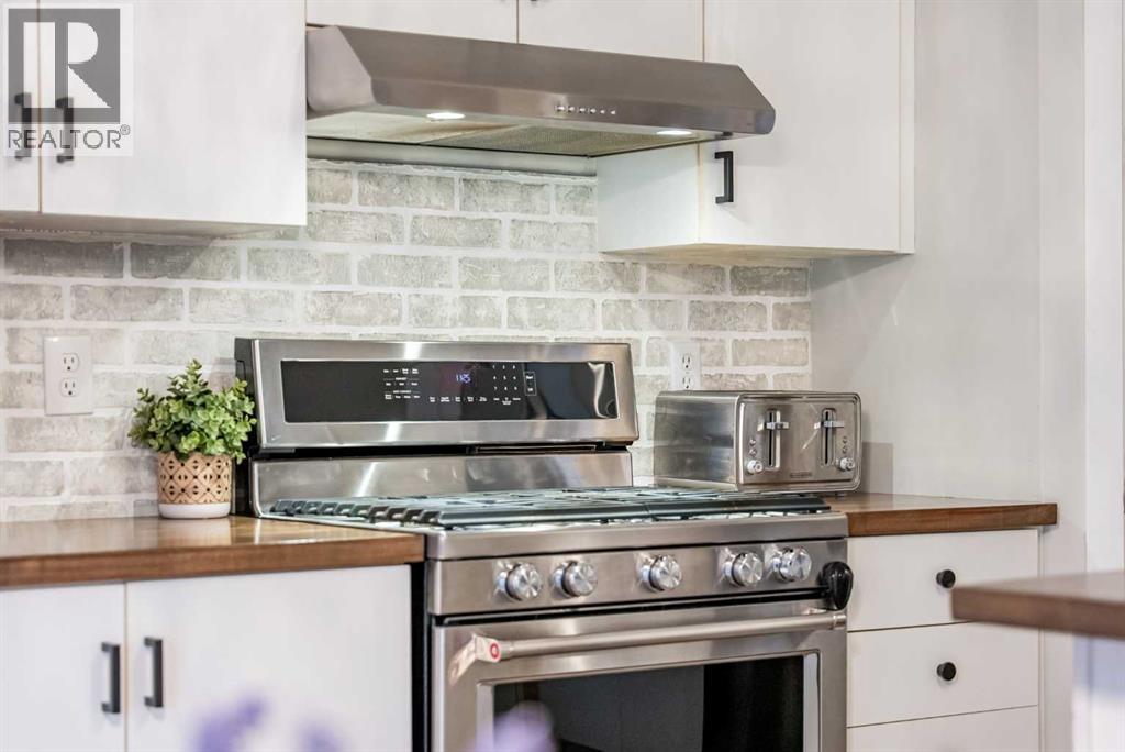 17 Hidden Close NW, Calgary, Alberta  T3A 5P4 - Photo 16 - A2303389