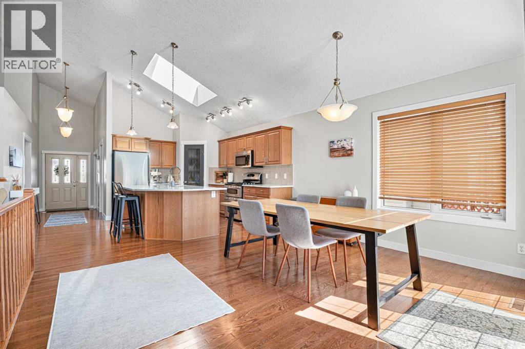 611 Cavendish Beach Bay, Chestermere, Alberta  T1X 1H9 - Photo 15 - A2303442