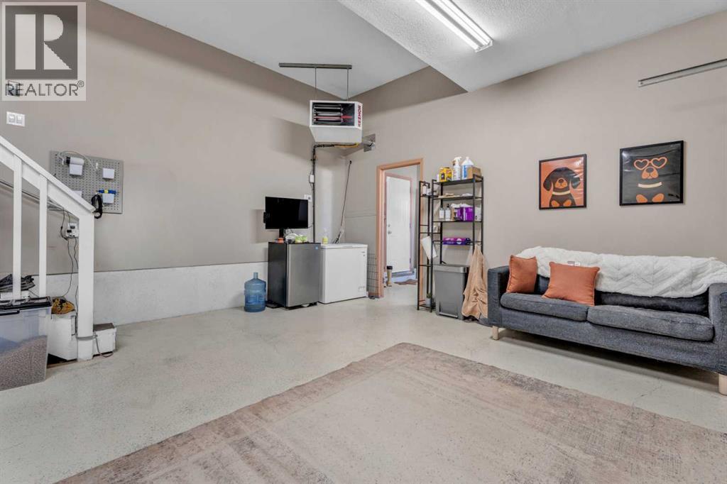 611 Cavendish Beach Bay, Chestermere, Alberta  T1X 1H9 - Photo 37 - A2303442