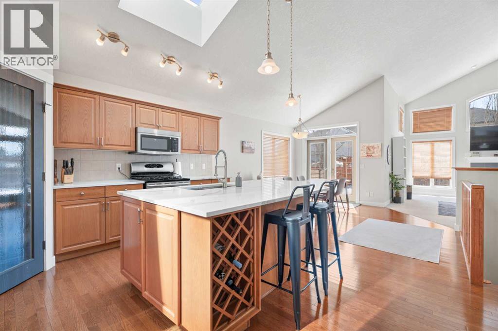 611 Cavendish Beach Bay, Chestermere, Alberta  T1X 1H9 - Photo 12 - A2303442