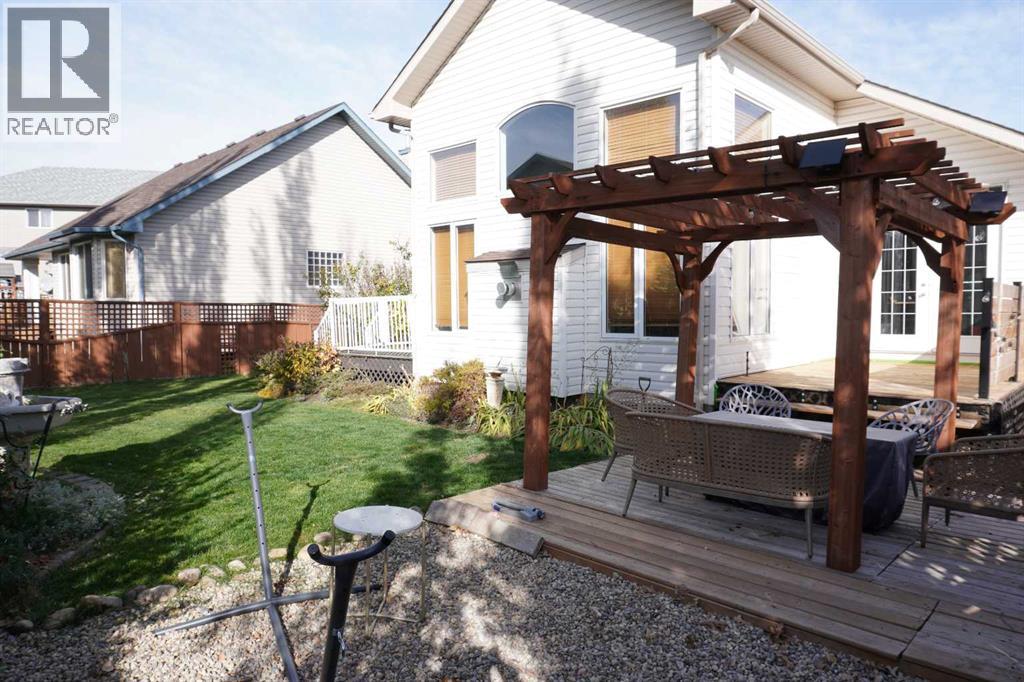 611 Cavendish Beach Bay, Chestermere, Alberta  T1X 1H9 - Photo 3 - A2303442