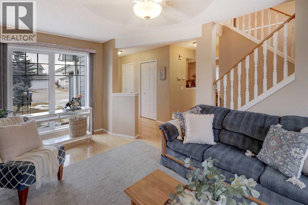 135 Coverdale Court Ne, Calgary, Alberta  T3K 4J7 - Photo 6 - A2303594