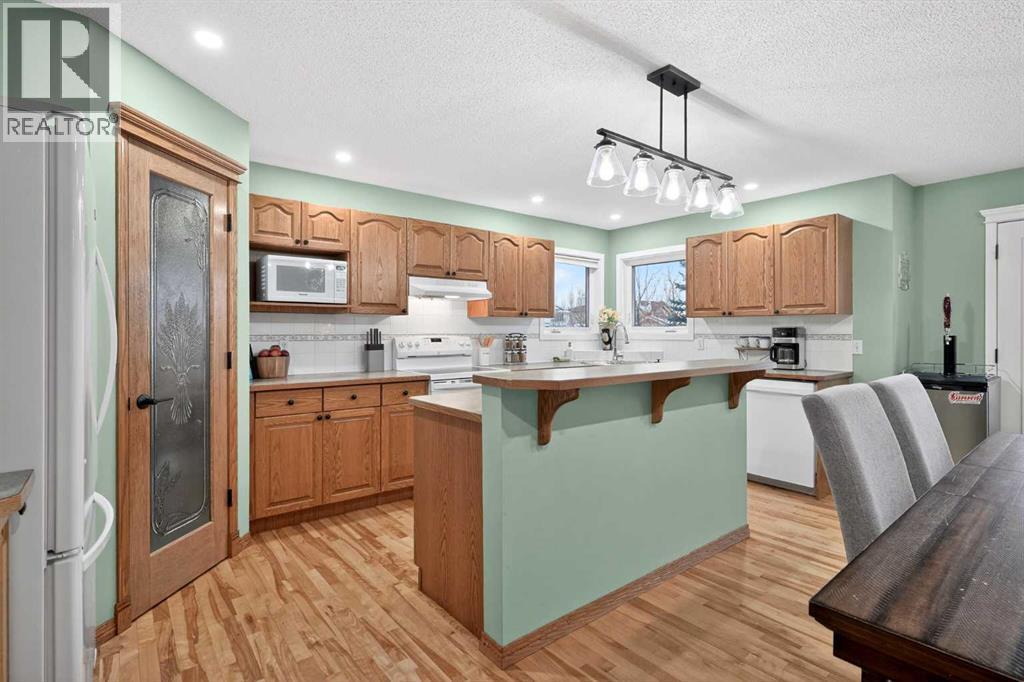 112 West Creek Close, Chestermere, Alberta  T1X 1M2 - Photo 10 - A2303728