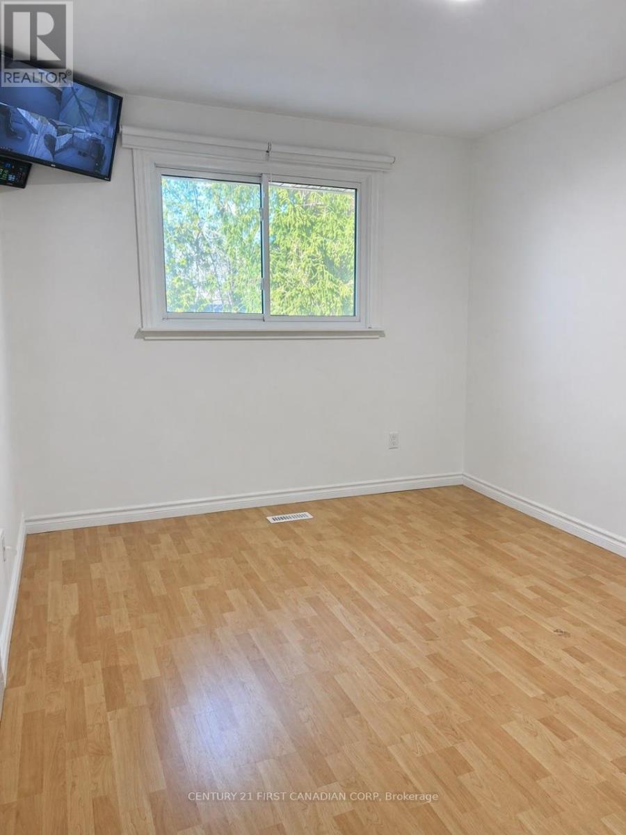 12 Wenlock Crescent, London North, Ontario  N6G 3B6 - Photo 19 - X13030266