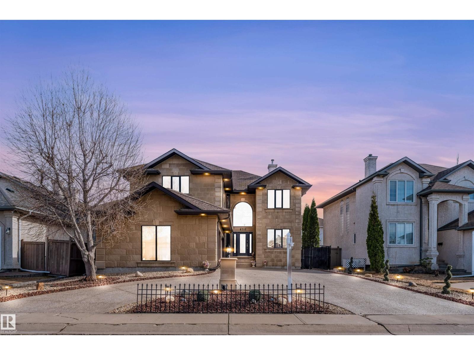 8715 160A AV NW, edmonton, Alberta