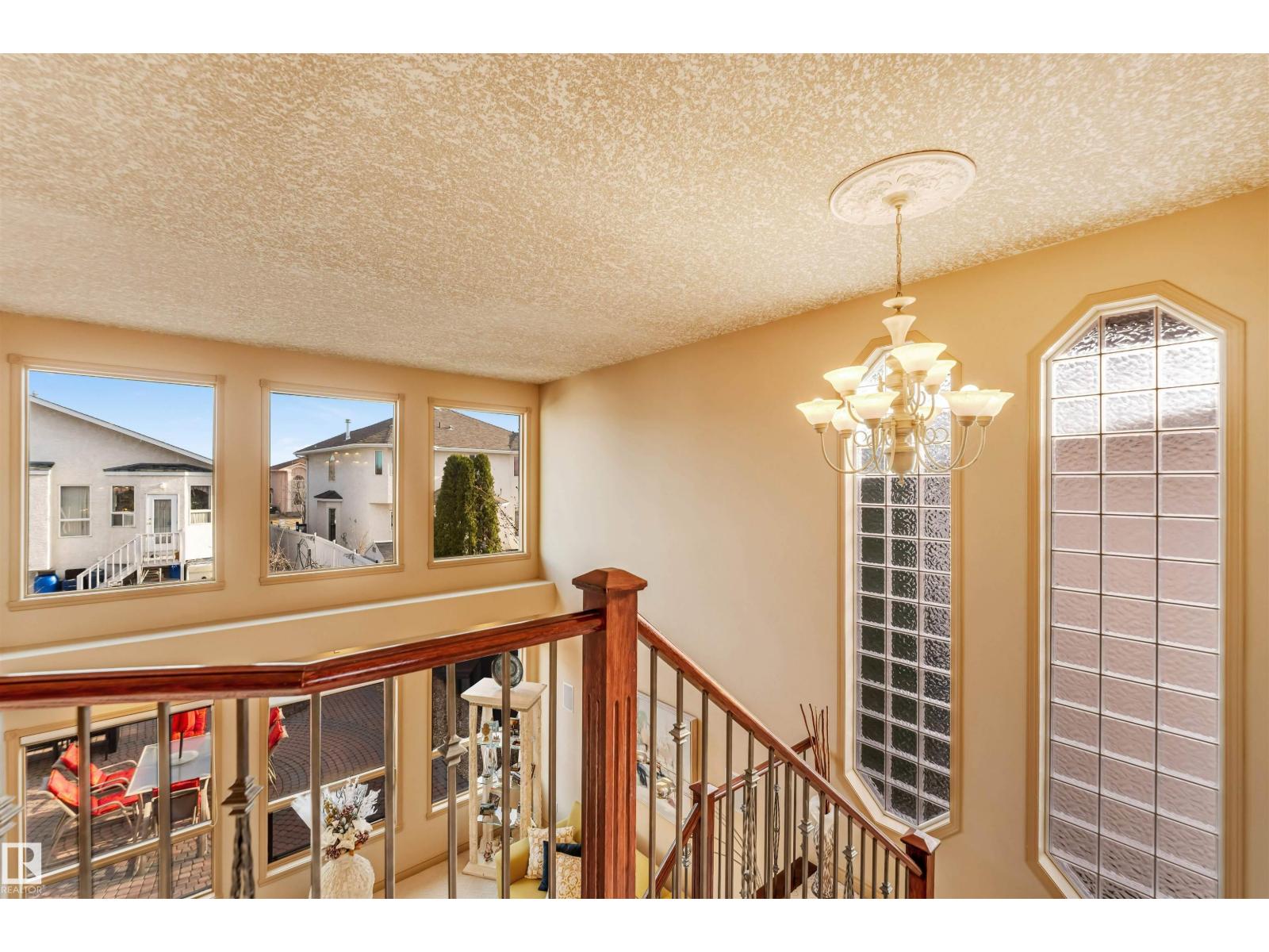 8715 160a Av Nw, Edmonton, Alberta  T5Z 3K4 - Photo 4 - E4483512