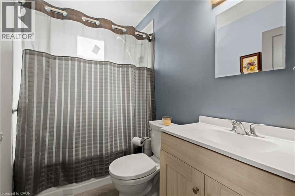 25 East 39th Street, Hamilton, Ontario  L8V 4G9 - Photo 13 - 40819578