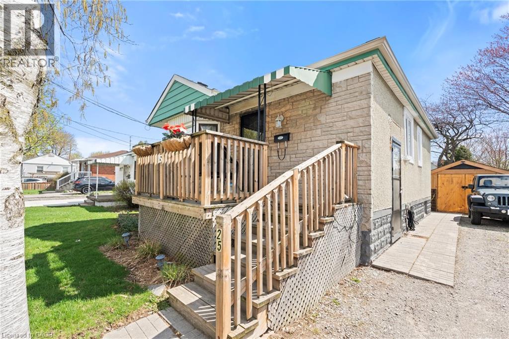 25 East 39th Street, Hamilton, Ontario  L8V 4G9 - Photo 3 - 40819578