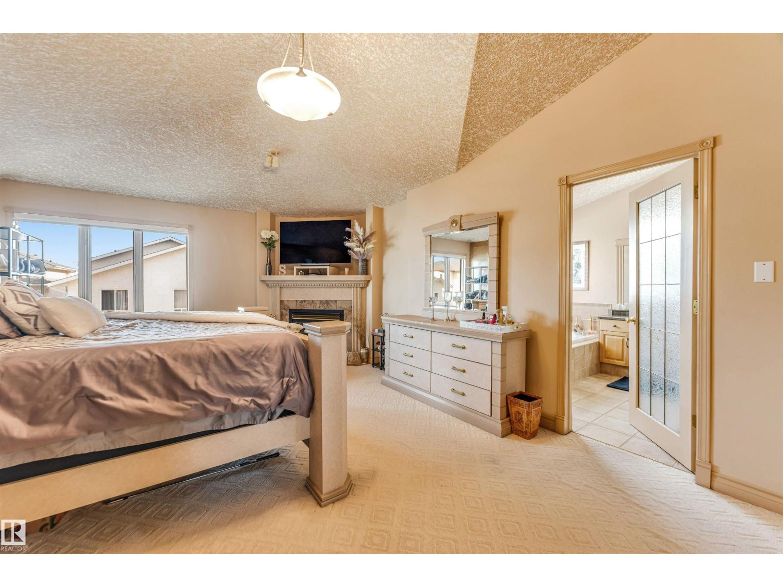 8715 160a Av Nw, Edmonton, Alberta  T5Z 3K4 - Photo 9 - E4483512