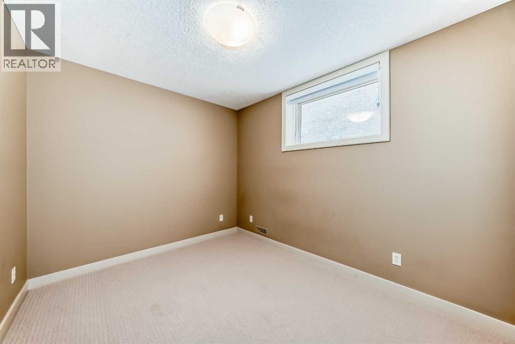 273 Everglade Circle SW, Calgary, Alberta  T2Y 4M8 - Photo 45 - A2290246