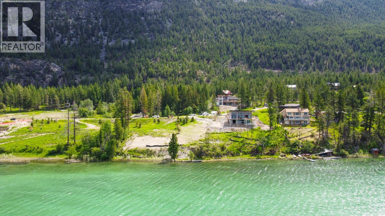 8785 Grainger Road, Canal Flats, British Columbia  V0B 1B0 - Photo 6 - 10384285