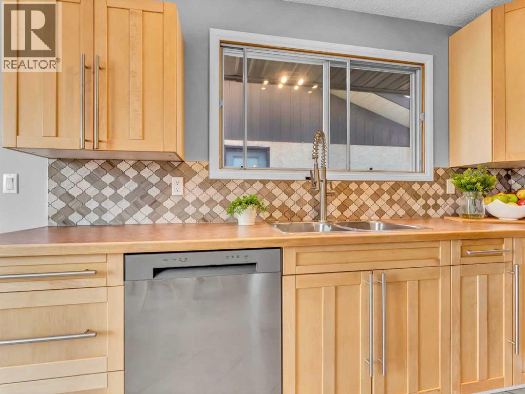 17 Ross Haven Court Se, Medicine Hat, Alberta  T1B 3B3 - Photo 13 - A2303451