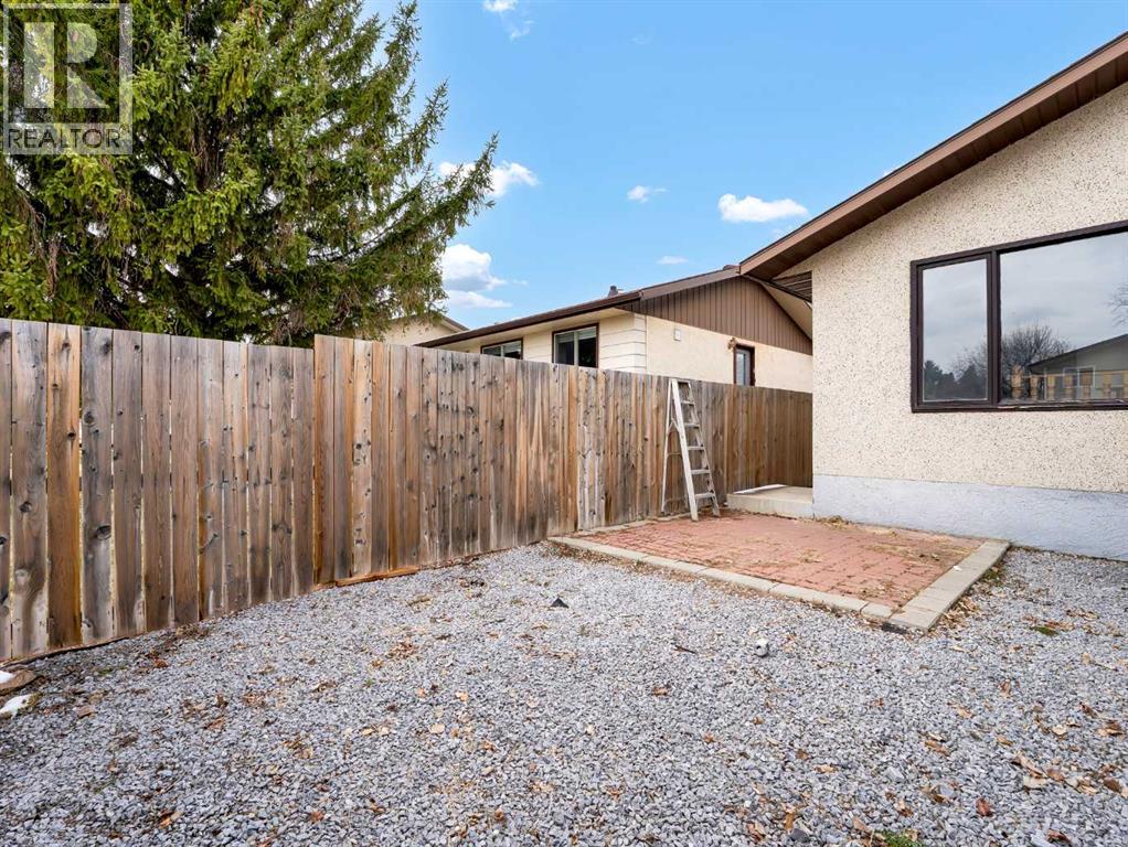 17 Ross Haven Court Se, Medicine Hat, Alberta  T1B 3B3 - Photo 38 - A2303451