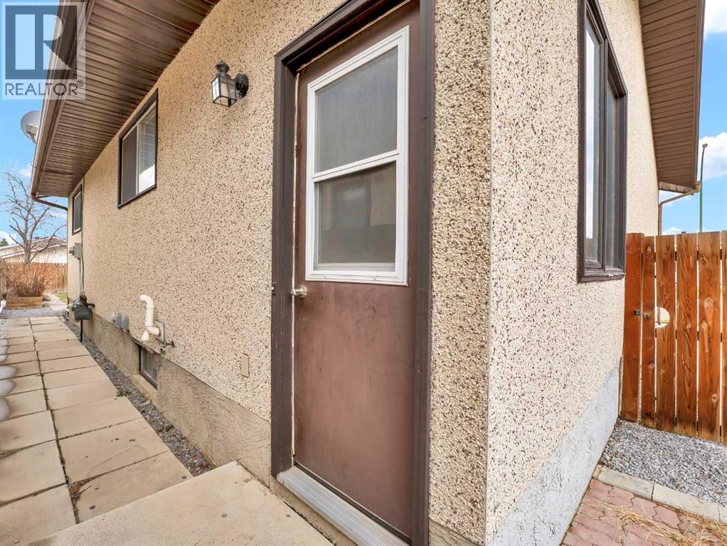 17 Ross Haven Court Se, Medicine Hat, Alberta  T1B 3B3 - Photo 37 - A2303451