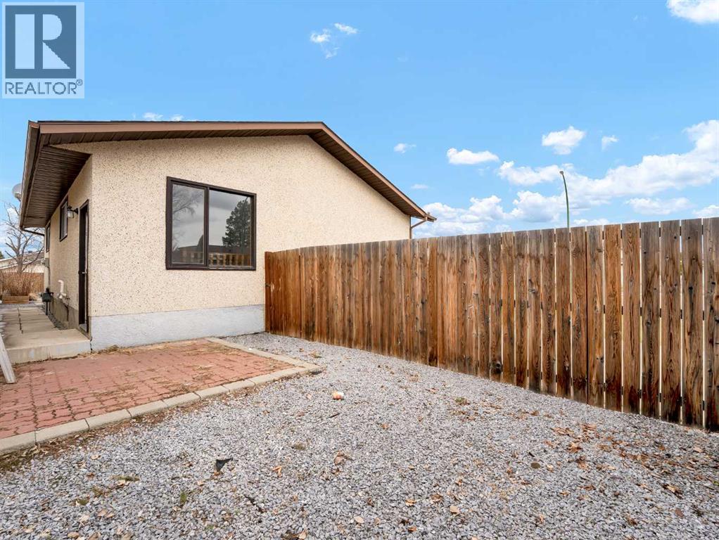 17 Ross Haven Court Se, Medicine Hat, Alberta  T1B 3B3 - Photo 39 - A2303451