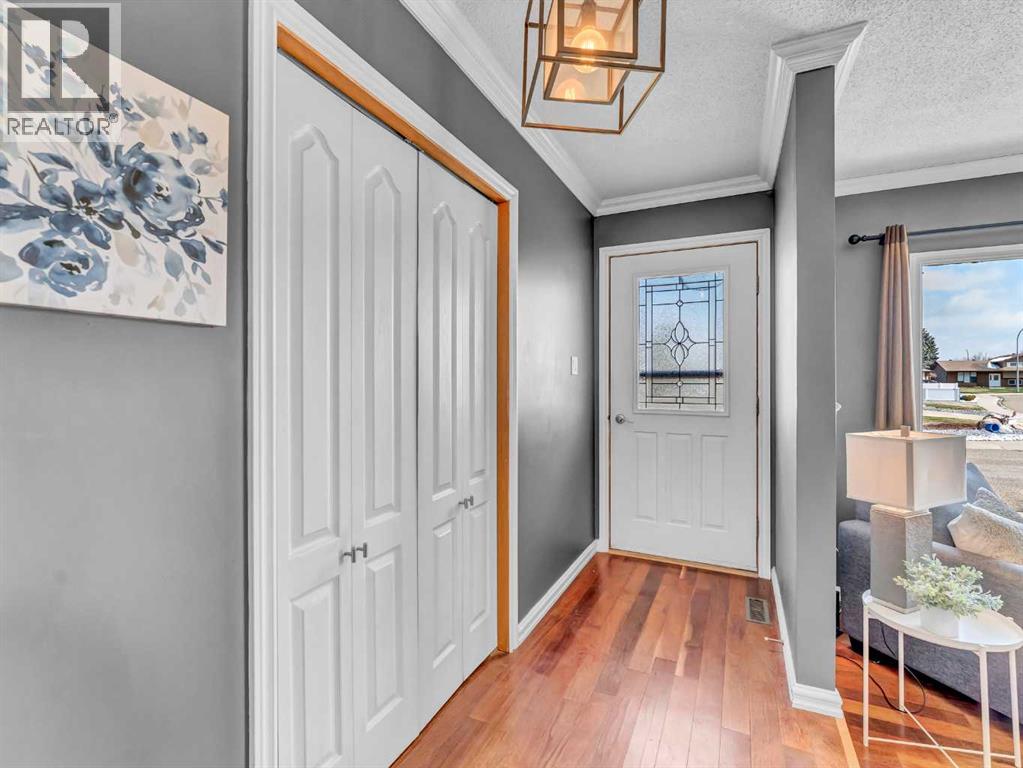 17 Ross Haven Court Se, Medicine Hat, Alberta  T1B 3B3 - Photo 6 - A2303451