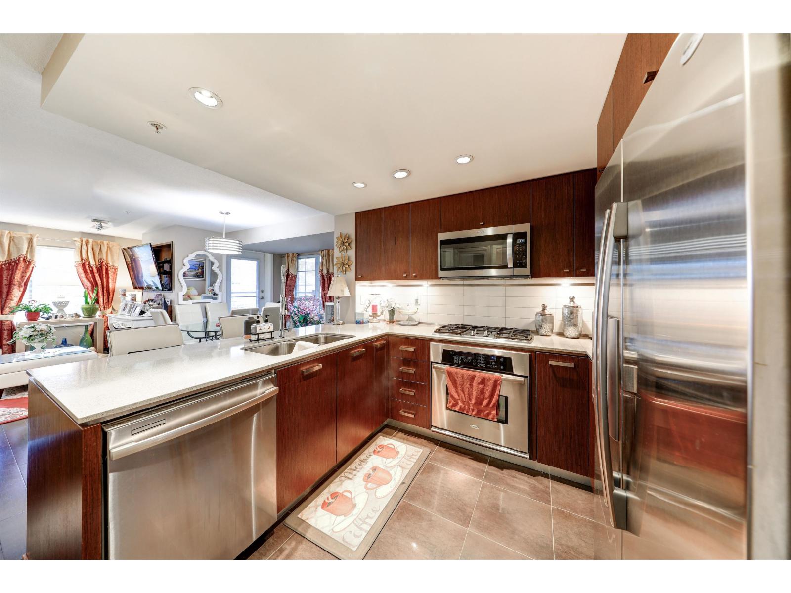 205 2940 King George Boulevard, Surrey, British Columbia  V4P 1A2 - Photo 15 - R3107000