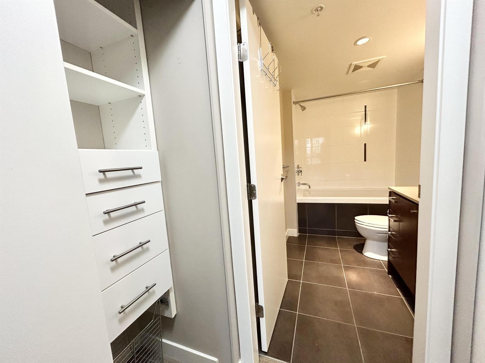 205 2940 King George Boulevard, Surrey, British Columbia  V4P 1A2 - Photo 21 - R3107000