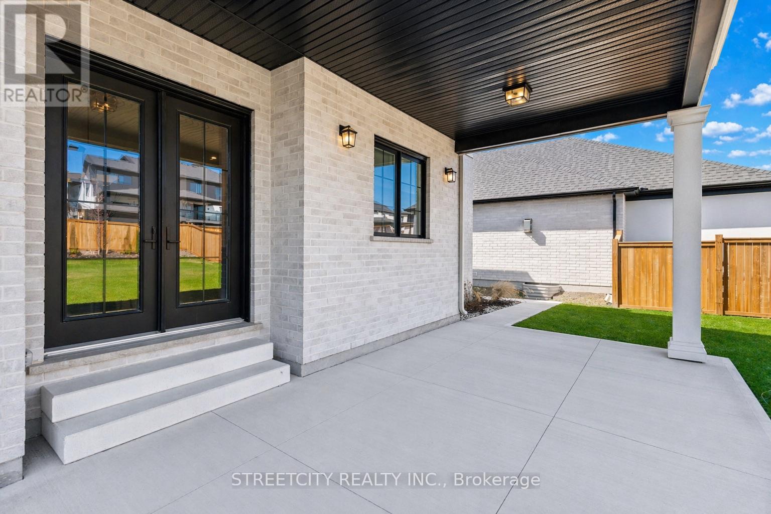 326 Manhattan Drive, London South, Ontario  N6K 4M7 - Photo 46 - X13030876