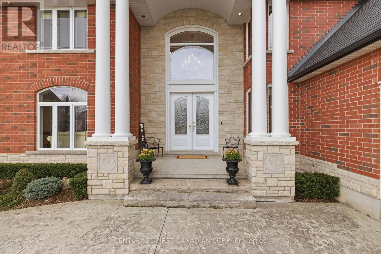 2 - 7222 Clayton Walk, London South, Ontario  N6P 1W1 - Photo 2 - X13030902