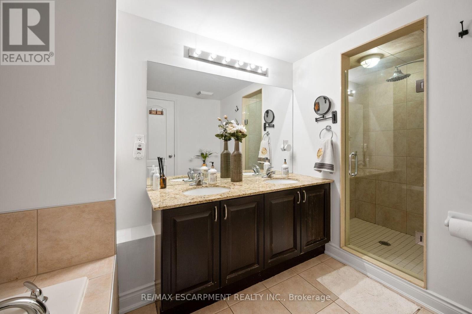 2458 Scholars Common, Burlington, Ontario  L7P 2W2 - Photo 37 - W13030668