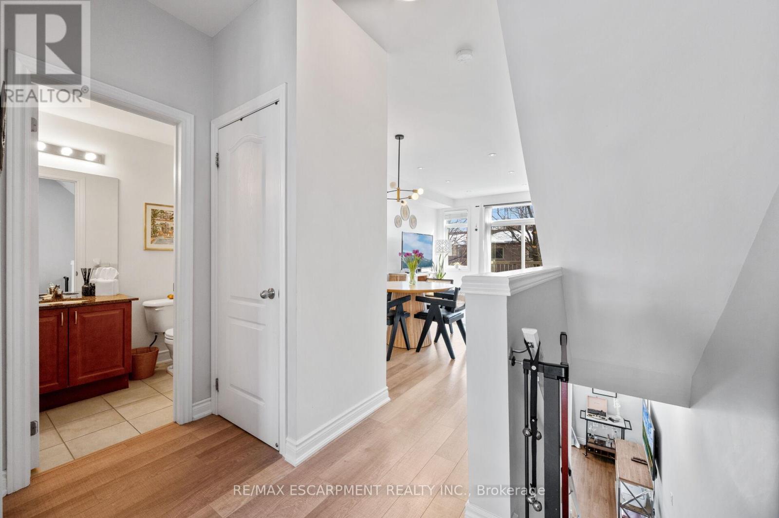 2458 Scholars Common, Burlington, Ontario  L7P 2W2 - Photo 6 - W13030668